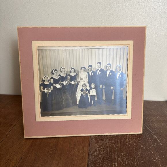 1940s 1950s Wedding portrait in folding picture frame 8x10 instant family - Picture 1 of 11
